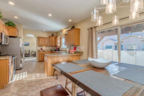 Juniper II - Roomy Getaway Home with covered patio, Free Wifi & Pets Welcome